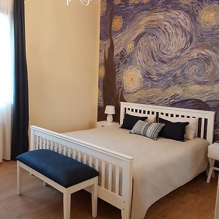 The Starry Night Apartment Батуми Экстерьер фото