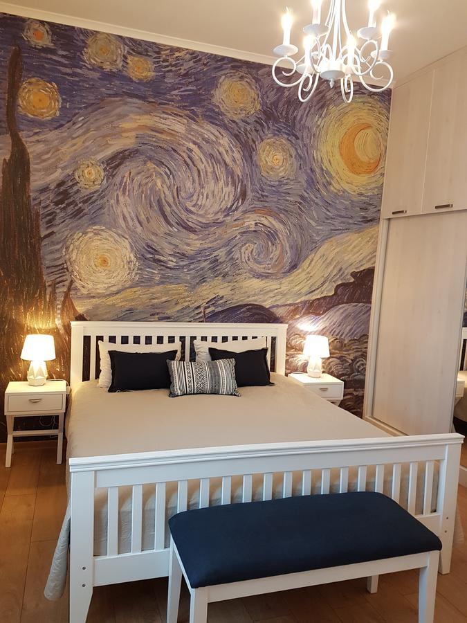 The Starry Night Apartment Батуми Экстерьер фото