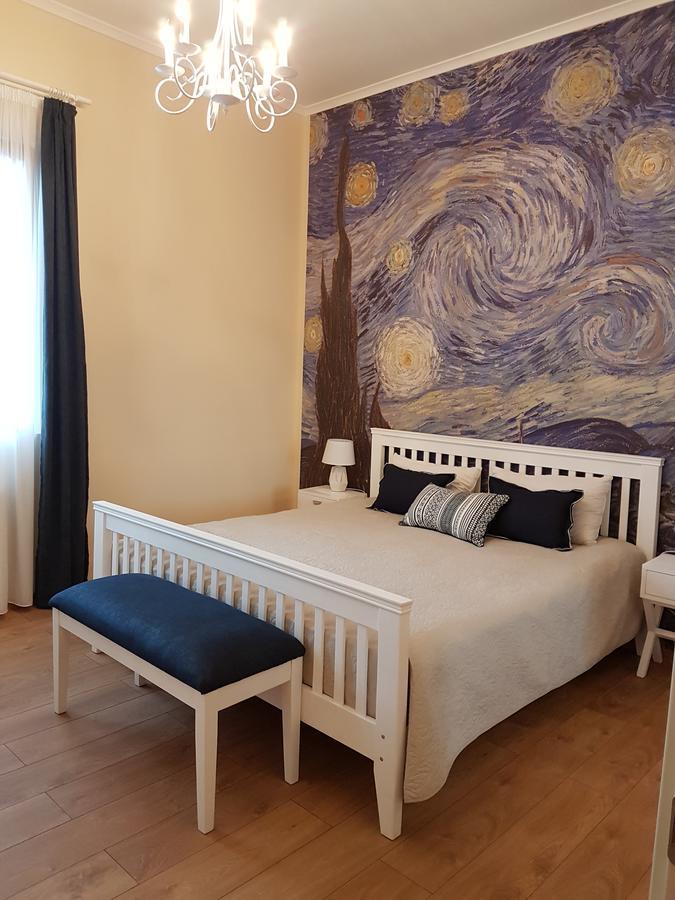 The Starry Night Apartment Батуми Экстерьер фото