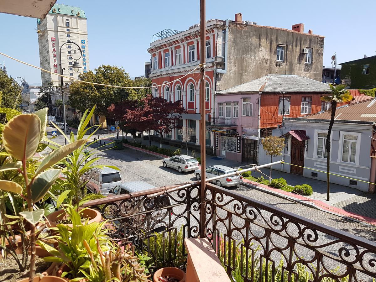 The Starry Night Apartment Батуми Экстерьер фото